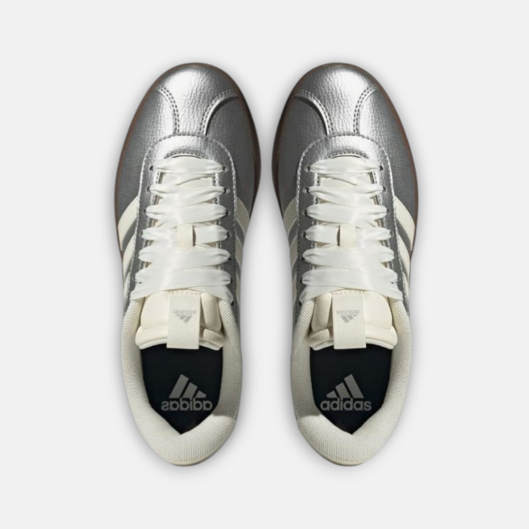 Parte superior de las Adidas Court VL 3.0 mujer en Silver Metallic y Off White con cordones tipo lazo